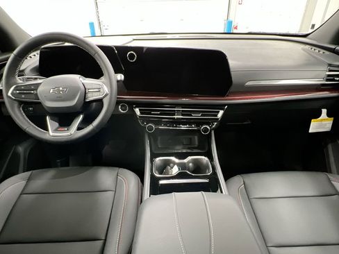 New 2026 Chevrolet Traverse Z71 w/ Driver Confidence Package image 10