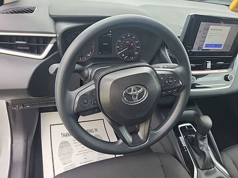 Used 2025 Toyota Corolla LE image 11