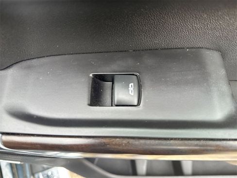 Used 2019 GMC Sierra 1500 SLT w/ SLT Premium Plus Package image 32