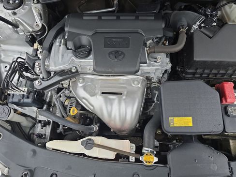 Used 2012 Toyota Camry LE image 31