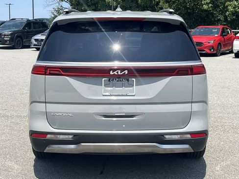 Used 2024 Kia Carnival SX Prestige FWD image 12