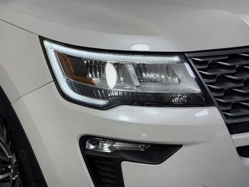 Certified 2018 Ford Explorer Platinum image 7