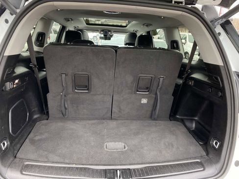 Used 2022 Jeep Grand Cherokee L Limited w/ Luxury Tech Group II image 3