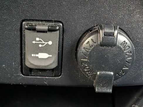 Used 2017 Toyota RAV4 LE w/ All Weather Liner Package AWD/4WD image 25