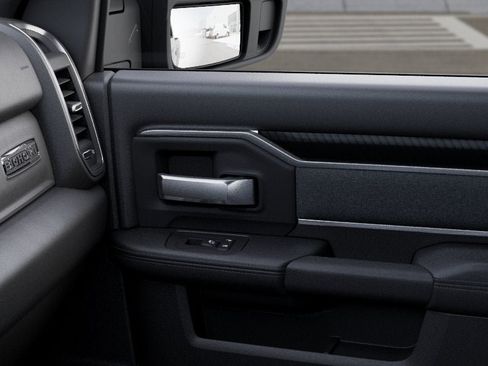 New 2025 RAM 2500 Big Horn AWD/4WD image 40