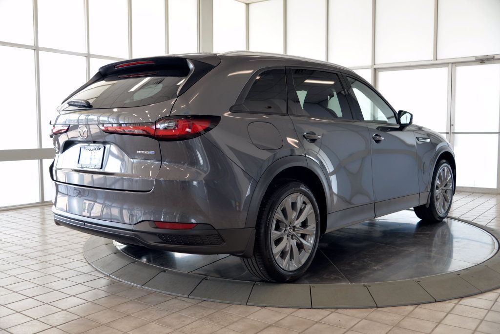 Certified 2026 MAZDA CX-90 Plug-In Hybrid w/ Preferred AWD/4WD image 8