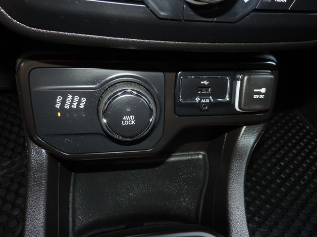 Used 2023 Jeep Renegade Latitude AWD/4WD image 26