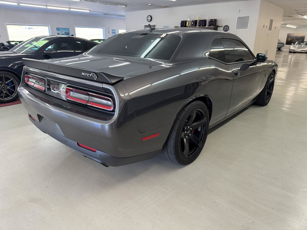 Used 2018 Dodge Challenger SRT Hellcat RWD image 2