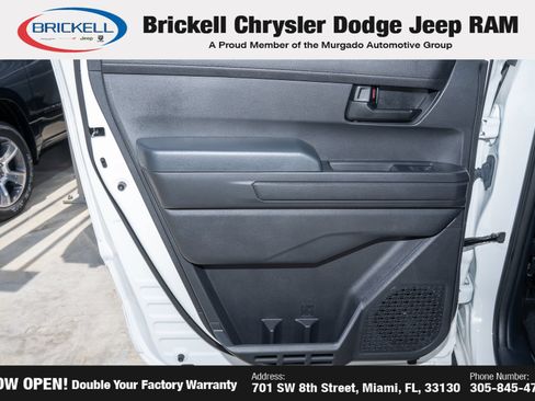 Used 2025 Toyota Tacoma SR5 AWD/4WD image 11