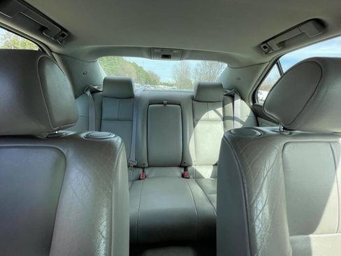 Used 2007 Cadillac STS w/ Preferred Equipment Group image 32