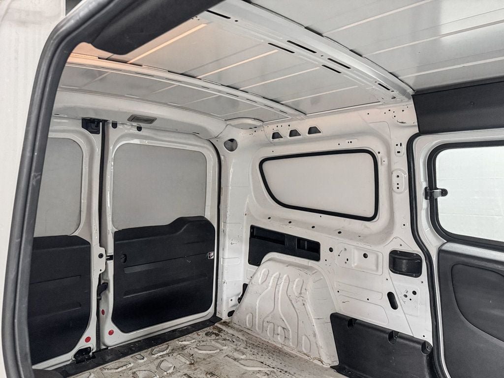 Used 2019 RAM ProMaster City Tradesman SLT FWD image 9