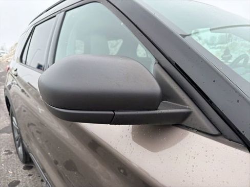 Certified 2021 Ford Explorer XLT w/ Equipment Group 202A image 4