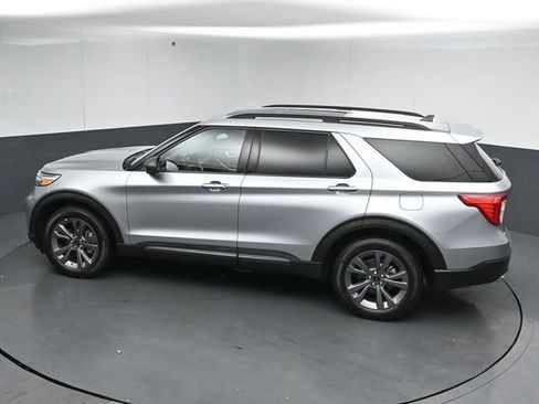 Certified 2021 Ford Explorer XLT w/ Equipment Group 202A AWD/4WD image 42