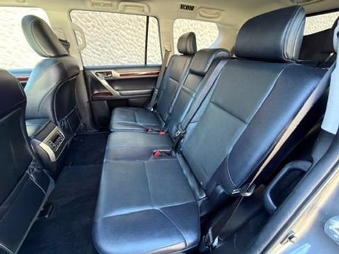 Used 2018 Lexus GX 460 Premium w/ Premium Package AWD/4WD image 24