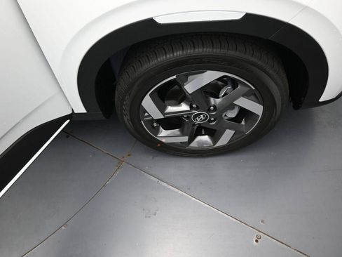 New 2025 Hyundai Venue Limited image 36