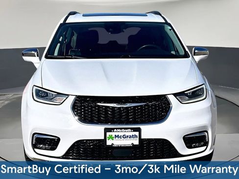 Used 2022 Chrysler Pacifica Limited image 2