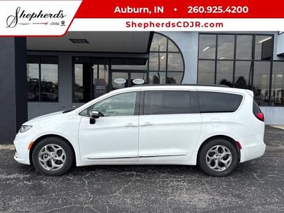 Used 2023 Chrysler Pacifica Limited