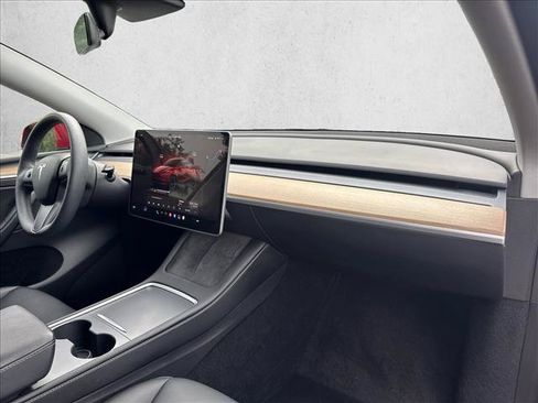 Used 2023 Tesla Model Y Long Range AWD/4WD image 30