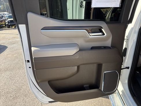 Used 2022 GMC Sierra 1500 SLT w/ SLT Convenience Package image 21