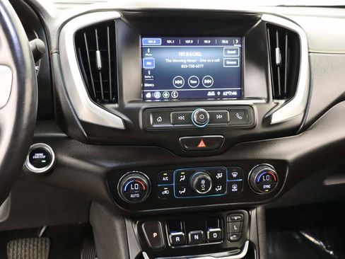Used 2020 GMC Terrain SLE w/ Driver Convenience Package image 10