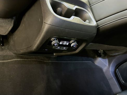 Used 2025 Buick Enclave Preferred image 28