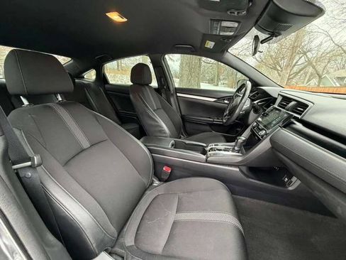 Used 2019 Honda Civic Sport image 9