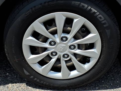 Used 2021 Kia Forte Sedan FWD image 9