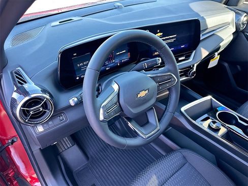 New 2026 Chevrolet Equinox LT w/ Safety and Technology Package image 6