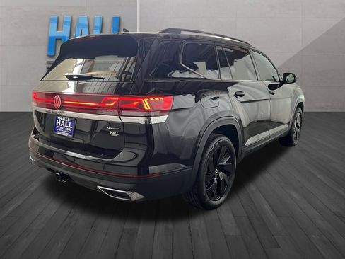 Certified 2025 Volkswagen Atlas SE w/ Panoramic Sunroof Package image 5