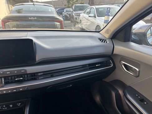 Used 2025 Kia K4 LXS image 40