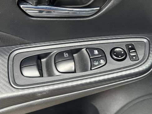 Used 2021 Nissan Versa SV image 17