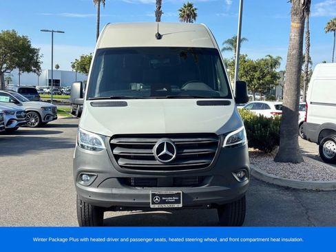 Used 2025 Mercedes-Benz Sprinter 2500 image 9