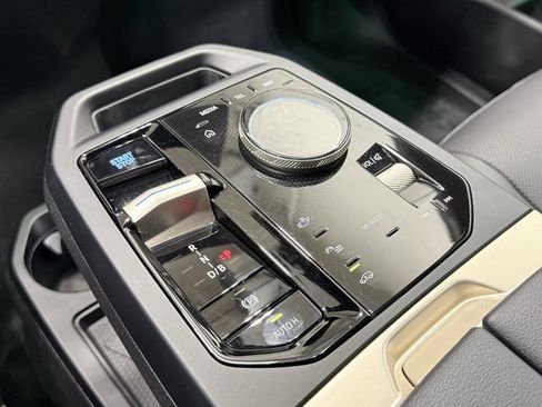 Used 2022 BMW iX xDrive50 w/ Premium Package image 29