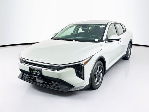 Used 2025 Kia K4 FWD image 3