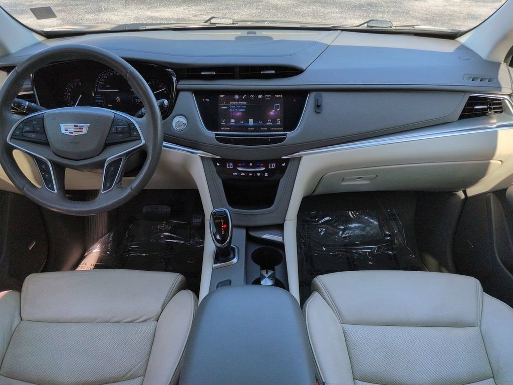 Used 2017 Cadillac XT5 Luxury w/ Driver Awareness Package FWD image 15