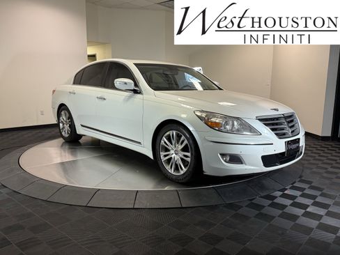 Used 2010 Hyundai Genesis 4.6 w/ Technology Pkg 5 RWD image 1