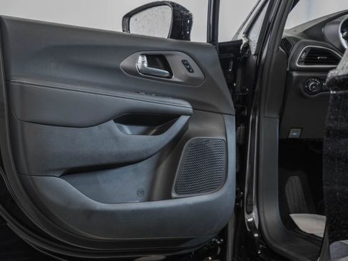 New 2026 Chrysler Pacifica Select image 34