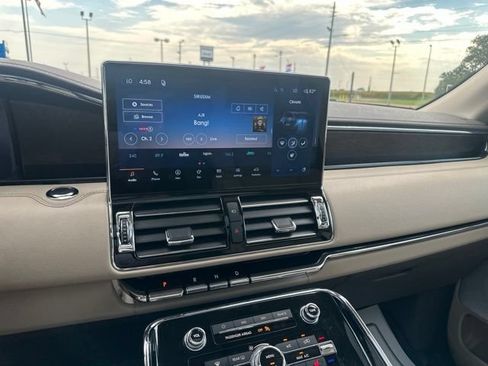 Used 2024 Lincoln Navigator Reserve AWD/4WD image 37