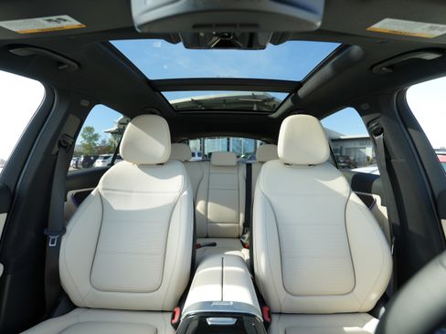 New 2026 Mercedes-Benz GLC 300 4MATIC image 32