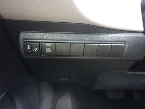 Used 2024 Toyota Corolla LE FWD image 5