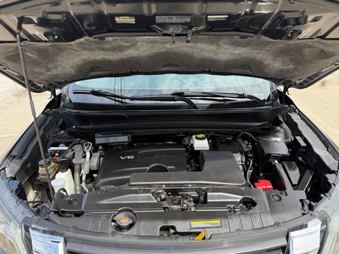 Used 2019 Nissan Pathfinder Platinum AWD/4WD image 13