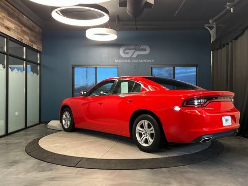 Used 2022 Dodge Charger SXT image 5