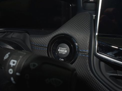 New 2026 Jeep Compass Limited w/ Sun, Sound & Navigation Group image 14