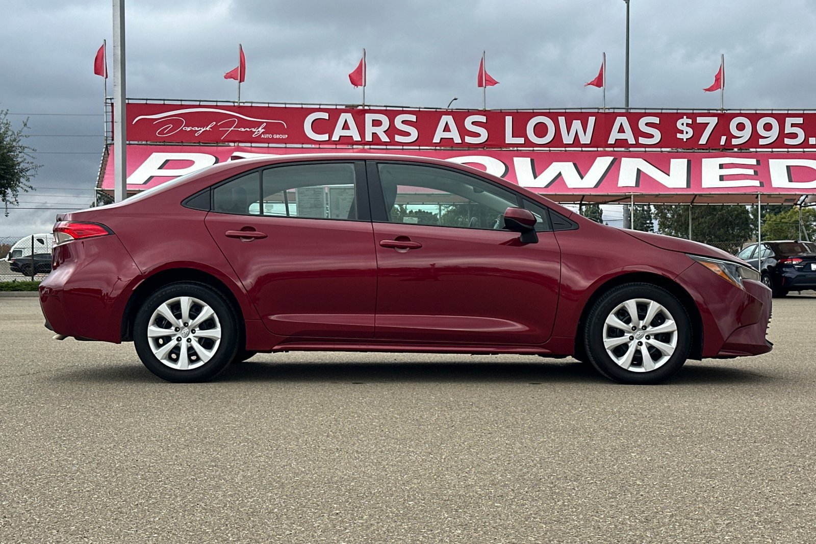 Used 2025 Toyota Corolla LE FWD image 3