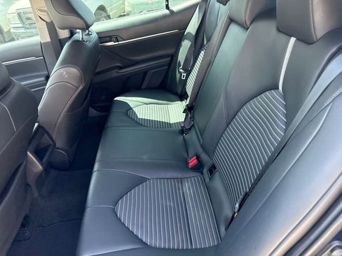 Used 2021 Toyota Camry SE FWD image 15