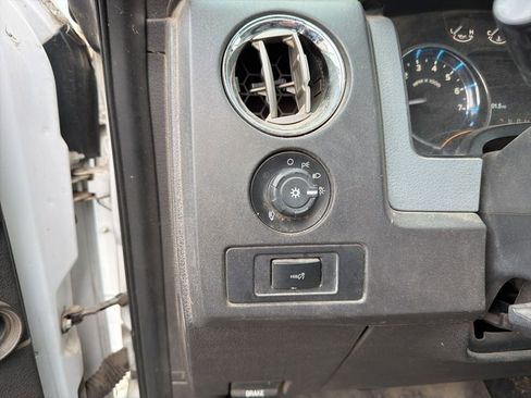 Used 2011 Ford F150 XLT w/ XLT Chrome Pkg image 14