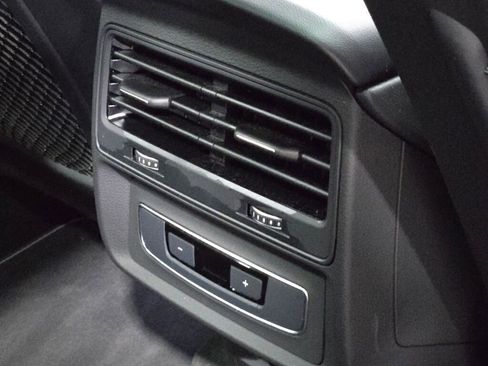 Used 2025 Audi Q7 3.0T Premium Plus image 10