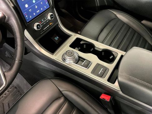 Used 2024 Ford Edge SEL w/ Convenience Package image 17