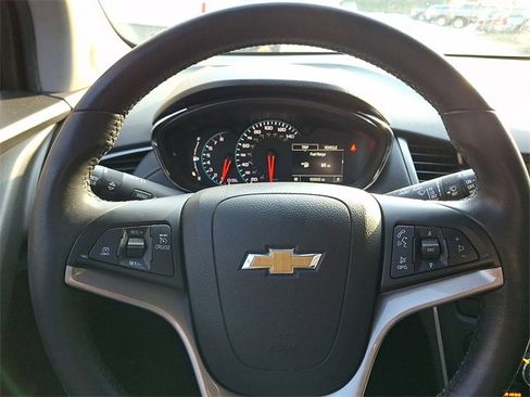 Used 2017 Chevrolet Trax LT w/ LT Convenience Package image 20