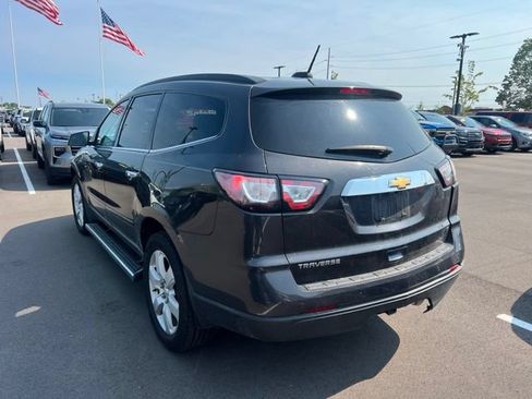 Used 2017 Chevrolet Traverse LT w/ Style and Technology Package FWD image 6